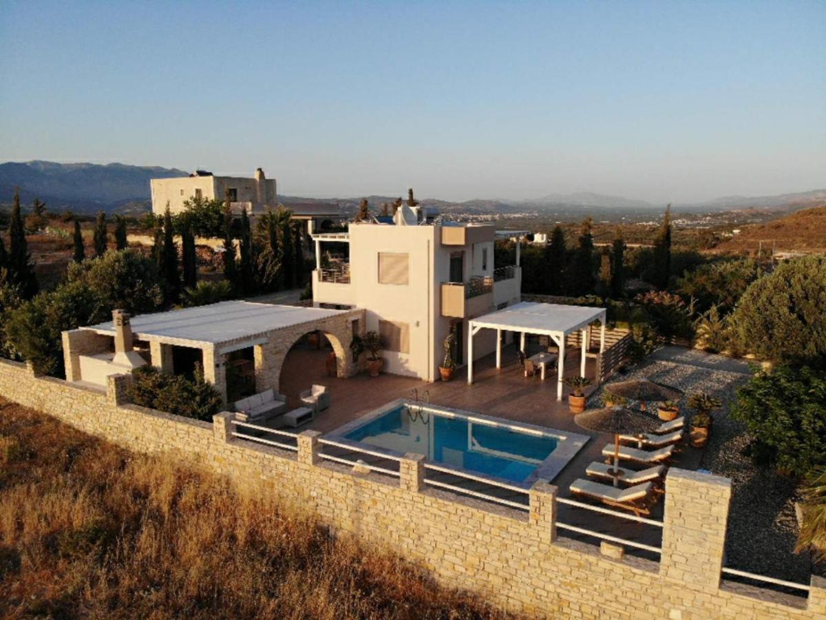 Golden Sky Villa Kamilari Bagian luar foto
