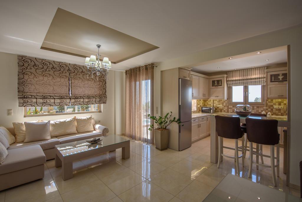Golden Sky Villa Kamilari Bagian luar foto
