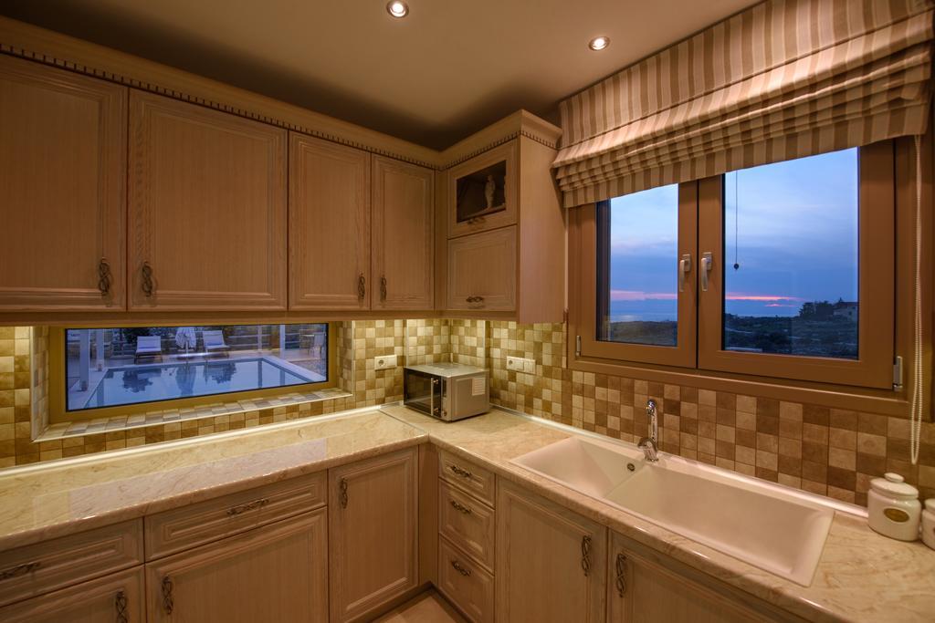Golden Sky Villa Kamilari Bagian luar foto